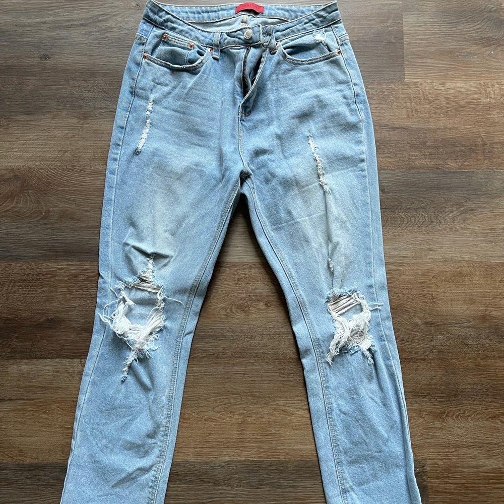 Signature boyfriend cut high wasted jeans